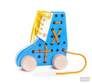Przeszywanka but niebieska - zabawka dla dzieci