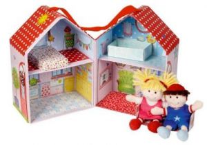 Domek dla lalek z laleczkami