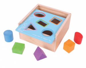 Skrzynia z figurami geometrycznymi - sorter do zabawy dla dzieci