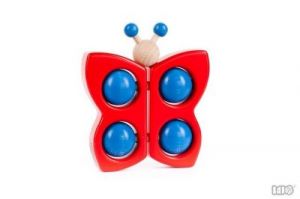 Grzechotka drewniana motyl czerwona - zabawka dla dzieci